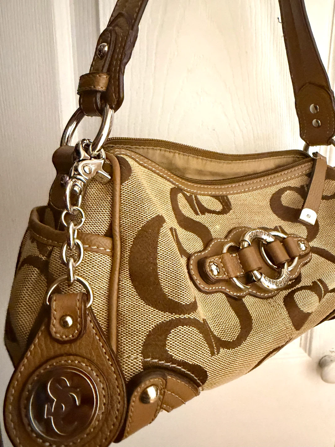 Sophia Caperelli Riviera Top Zip Bag in Natural Monogram - photo 3