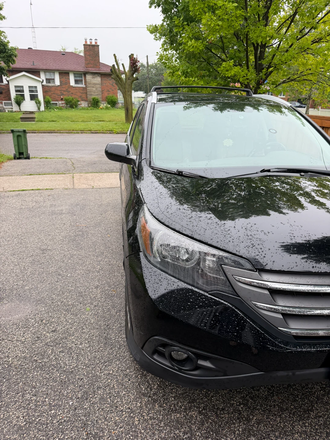 Black Honda CR-V SUV