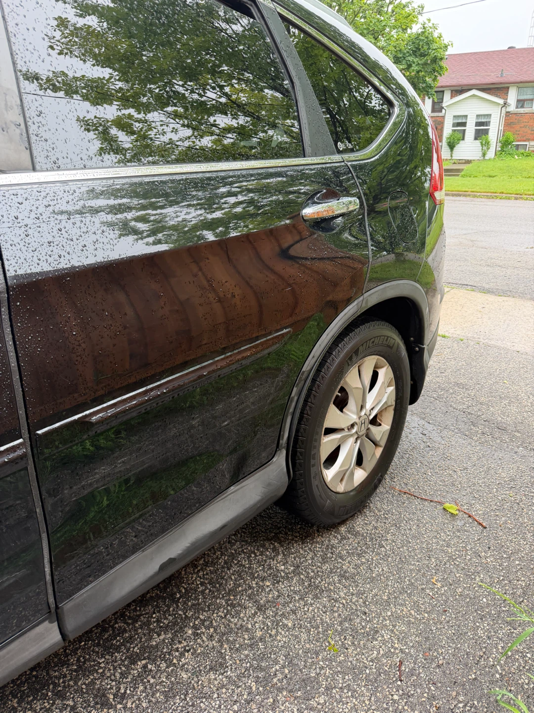 Black Honda CR-V SUV - photo 3