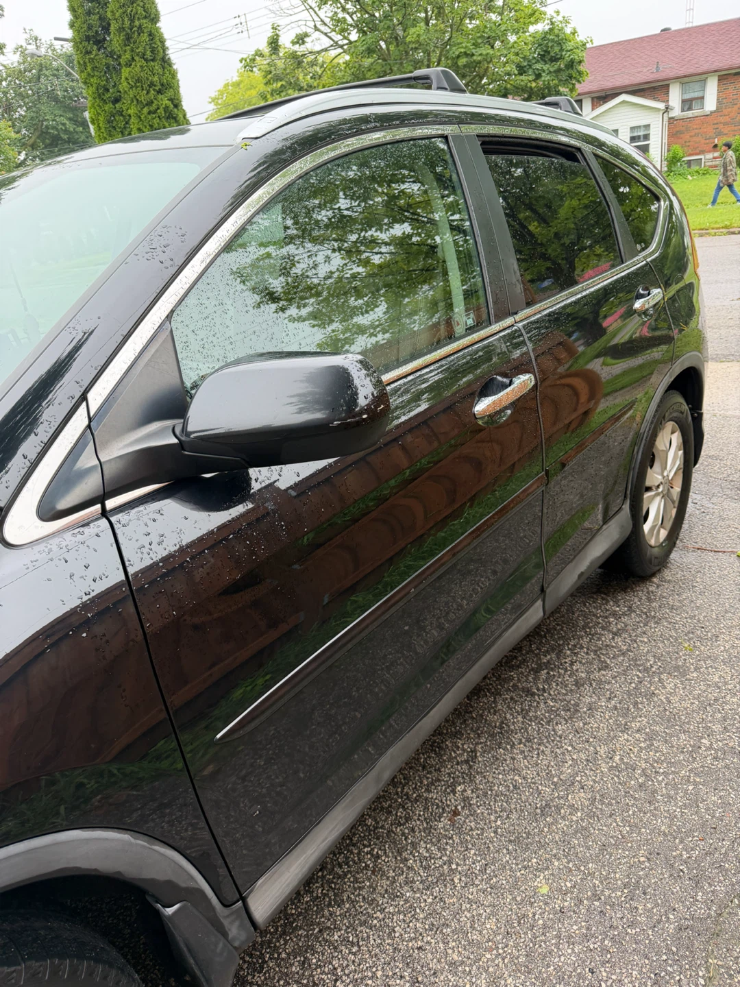 Black Honda CR-V SUV - photo 4