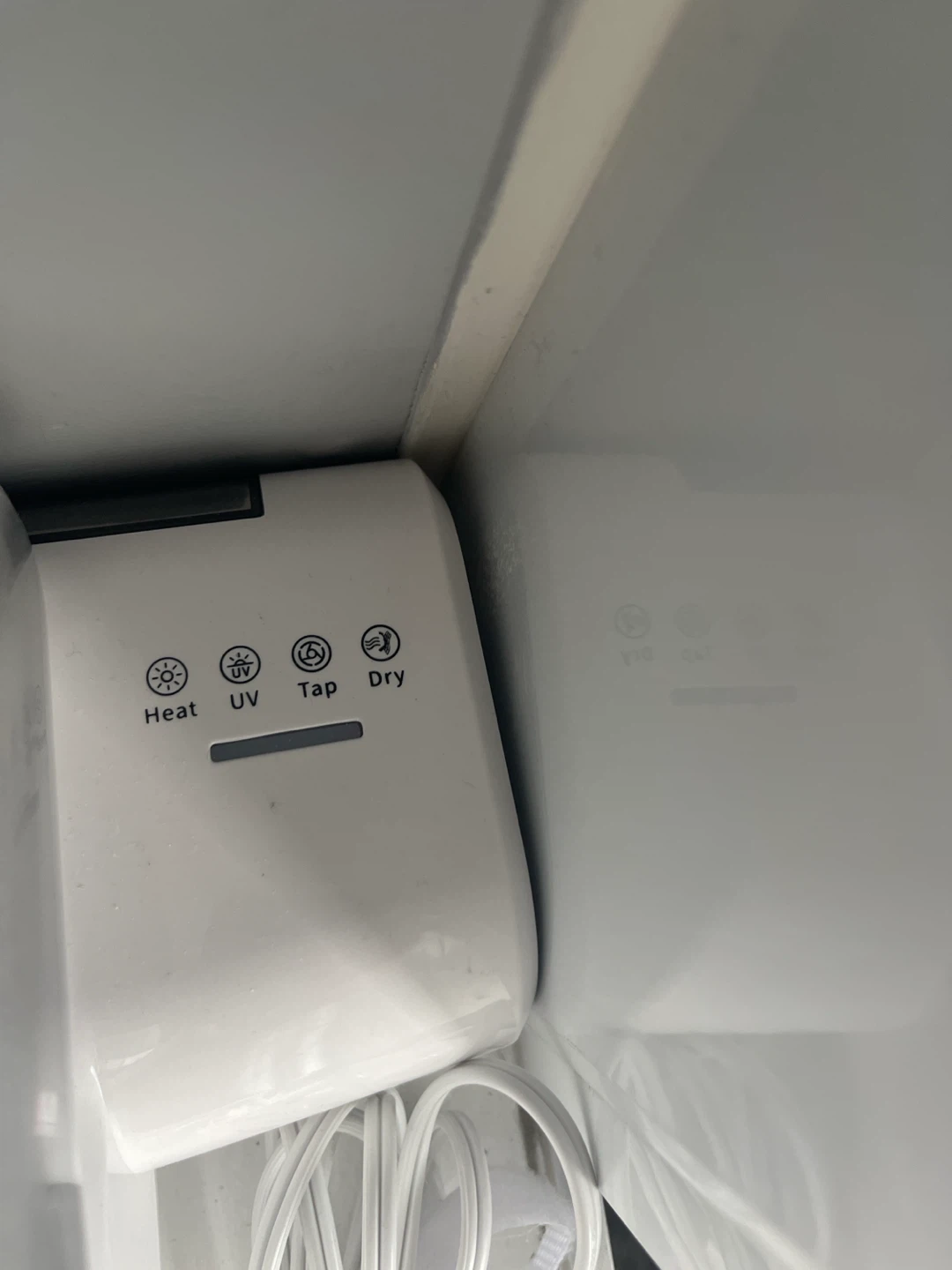 Portable UV mattress vacuum - photo 3