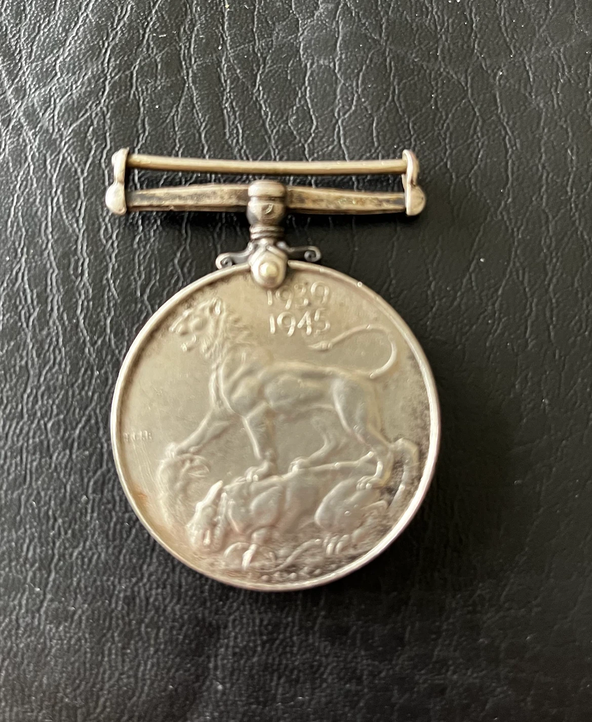 Vintage WW-2 1939-1945 War Medal - photo 4
