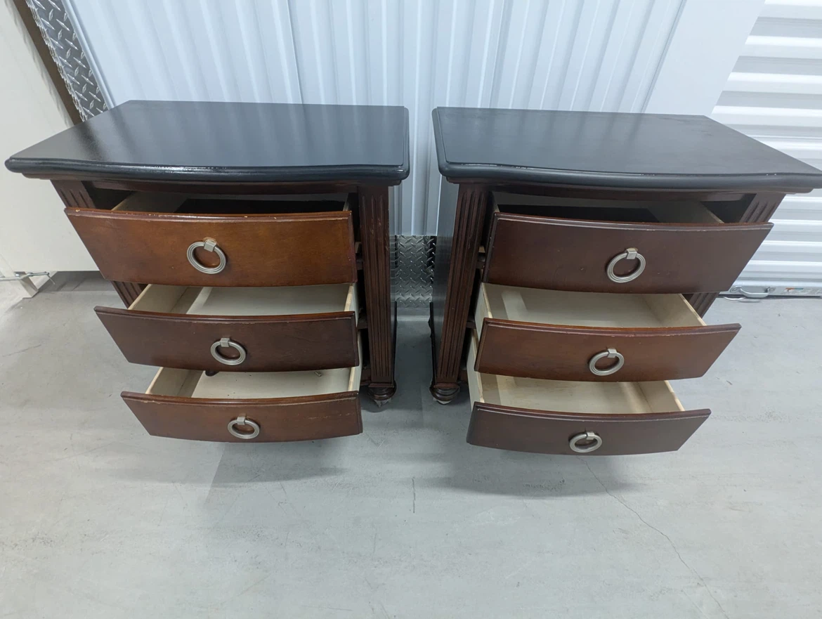 Set of 2 wooden nightstands with drawers - photo 2
