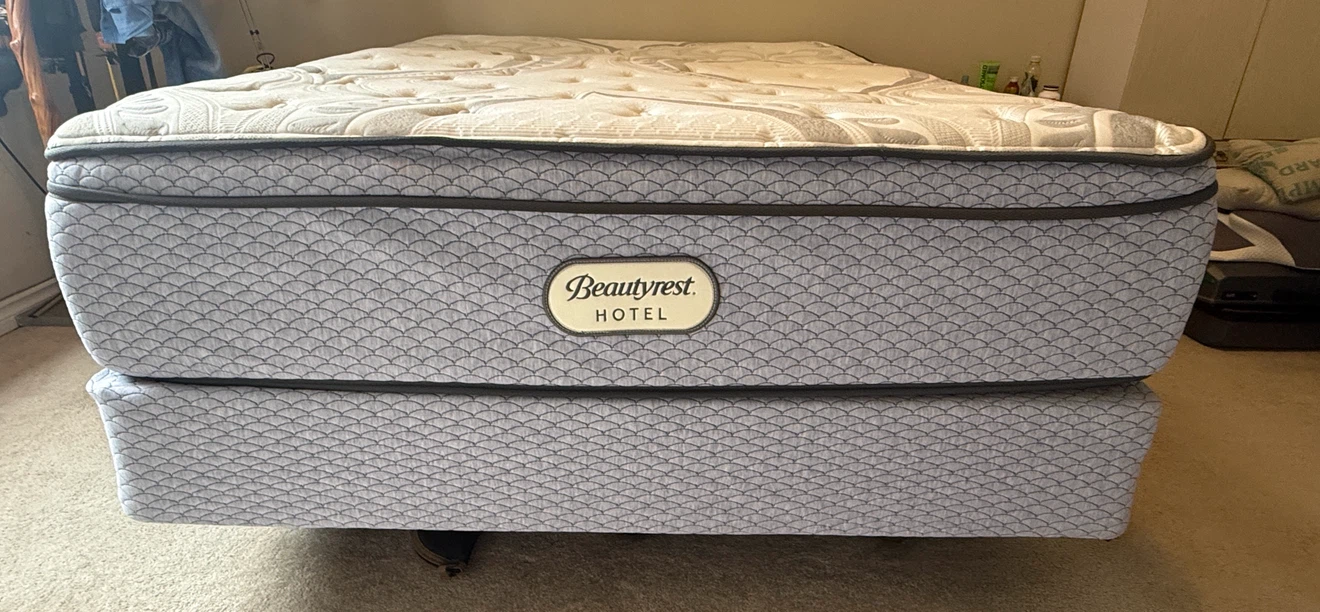 Beautyrest Queen size bed - photo 2