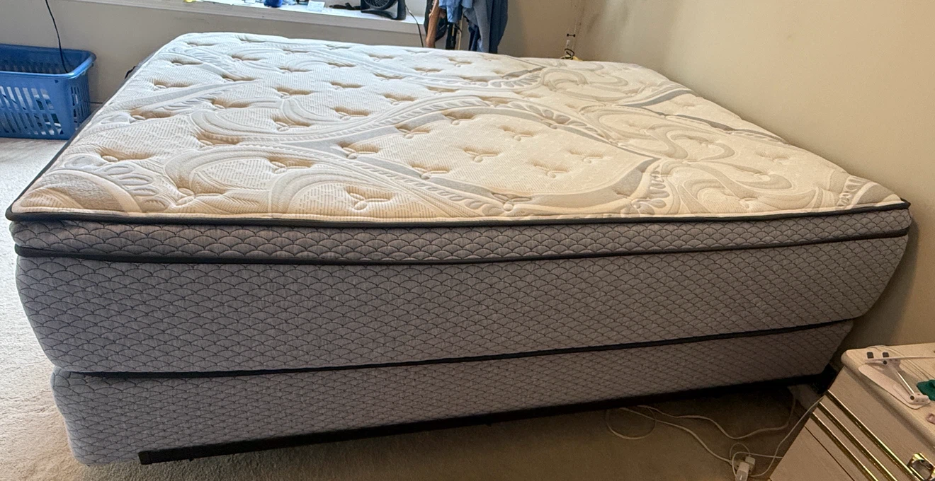 Beautyrest Queen size bed - photo 3