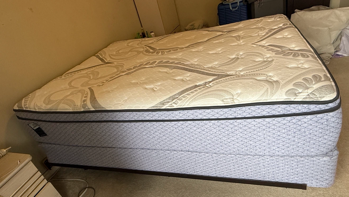 Beautyrest Queen size bed - photo 4