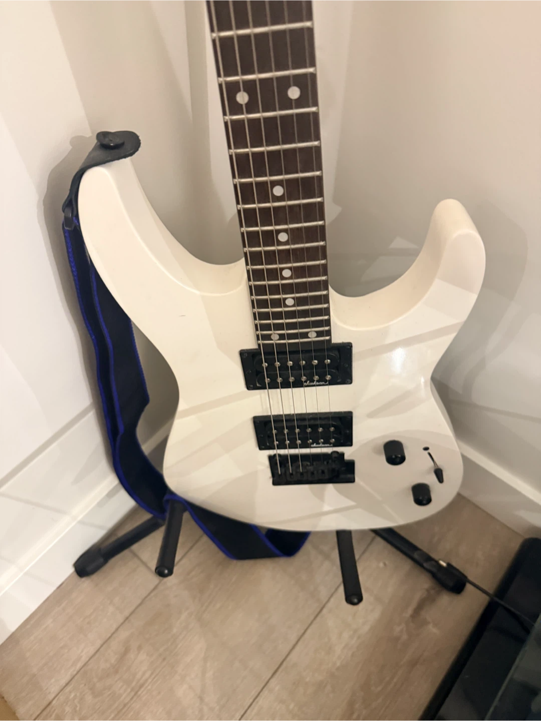 White Jackson Electric Guitar - photo 2