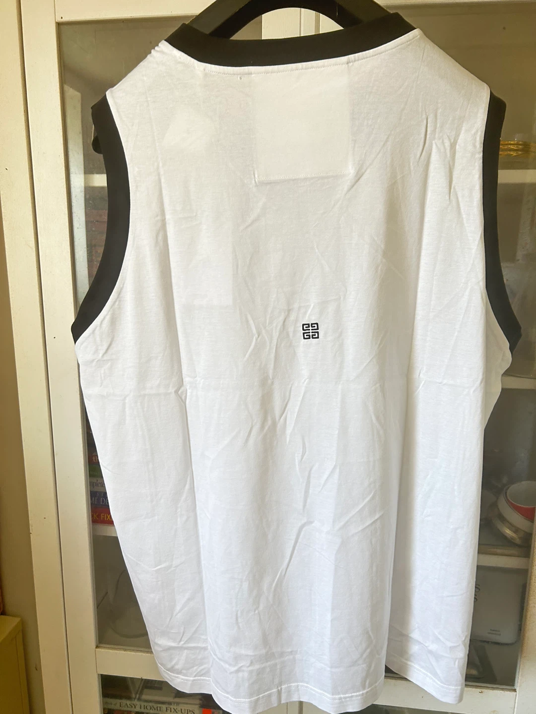 Givenchy brand new V-neck t/shirt - photo 5