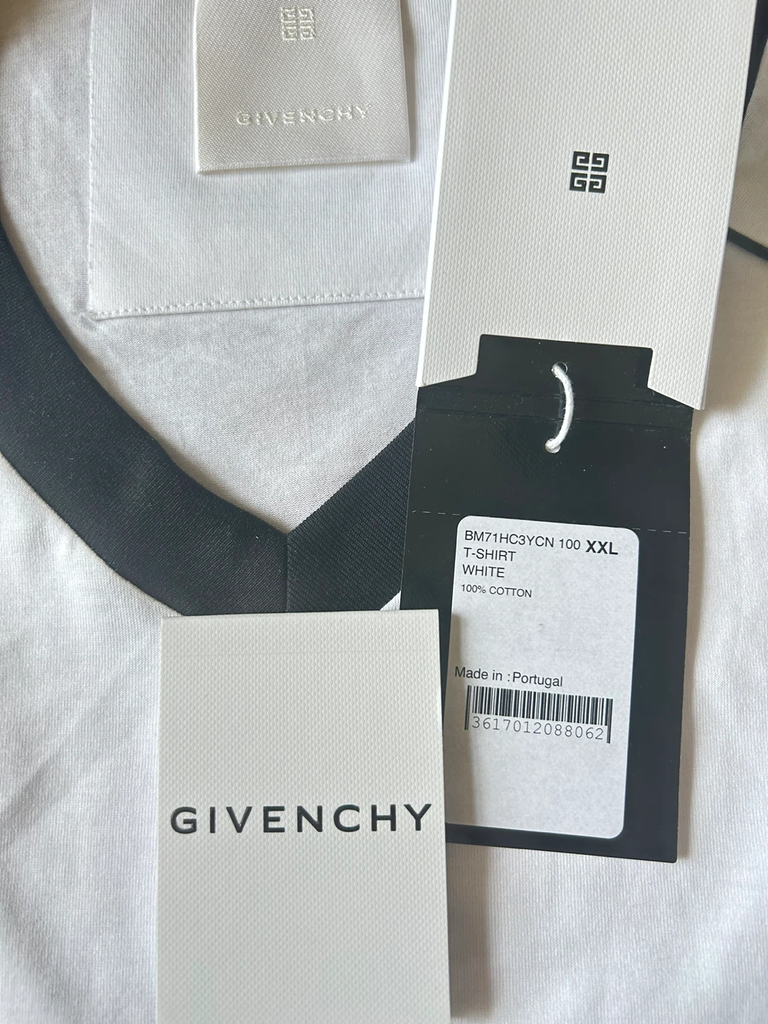 Givenchy brand new V-neck t/shirt - photo 4