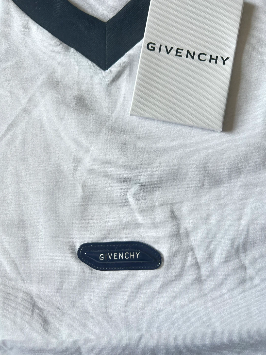 Givenchy brand new V-neck t/shirt - photo 2