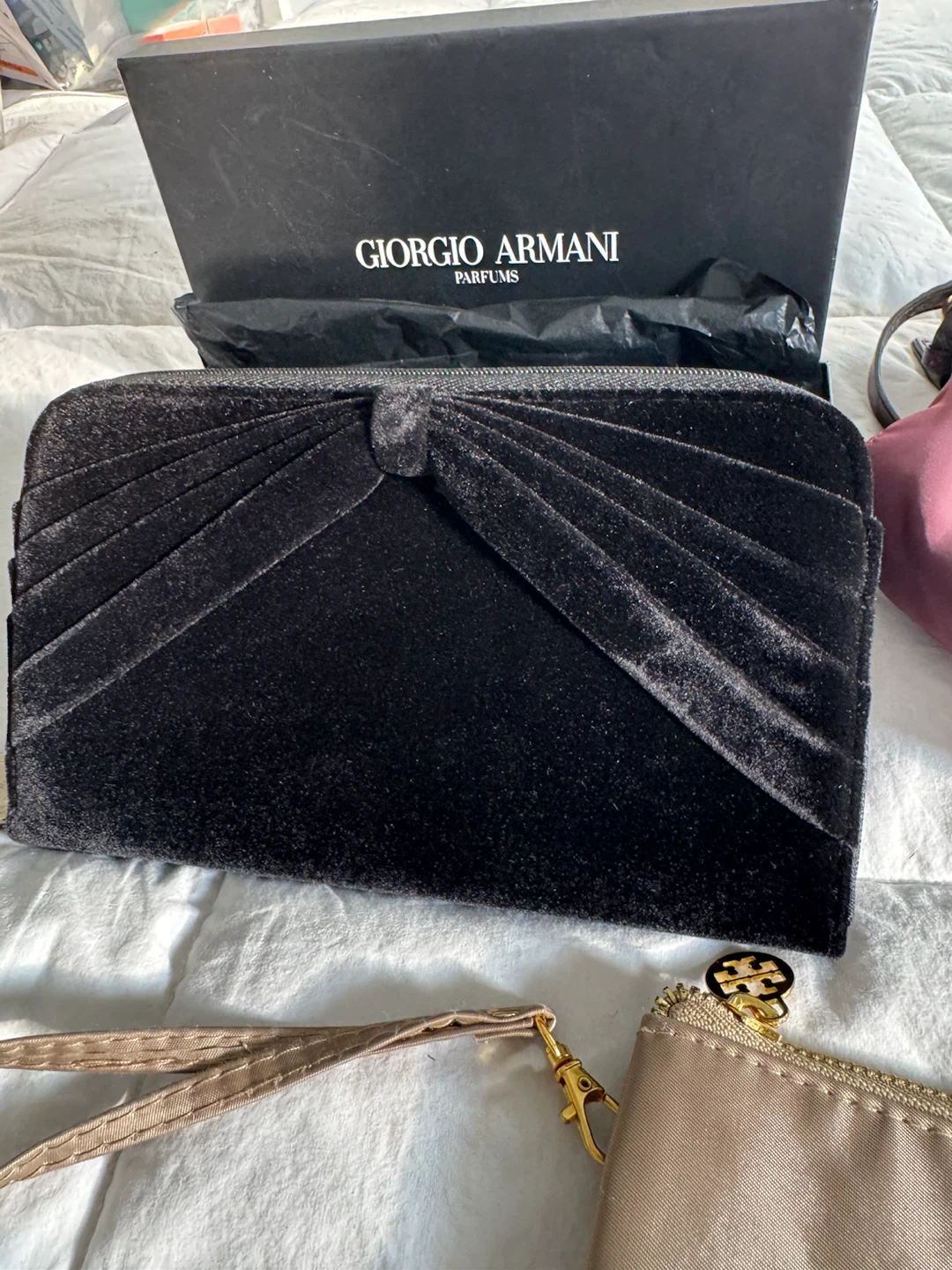 Designer Purse Lot estate sale asking $75 for everything - photo 3