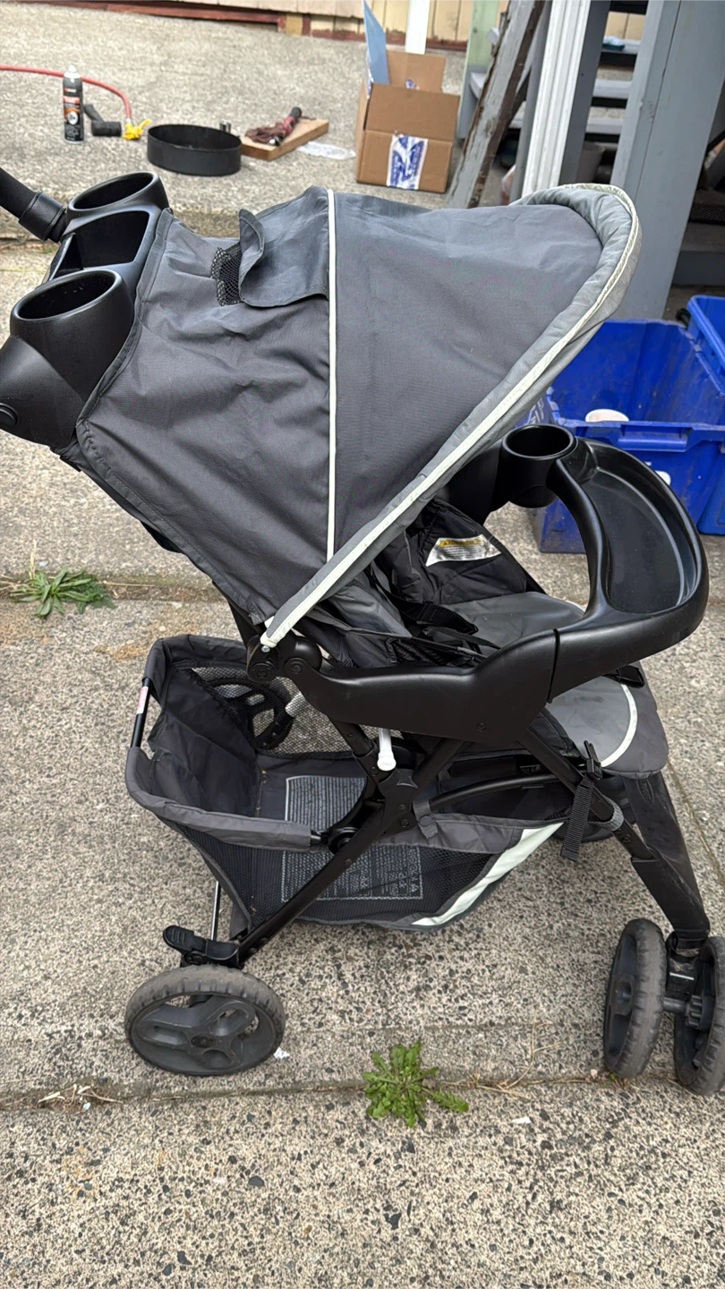 Graco Stroller with baby carrier (5yo) - photo 2