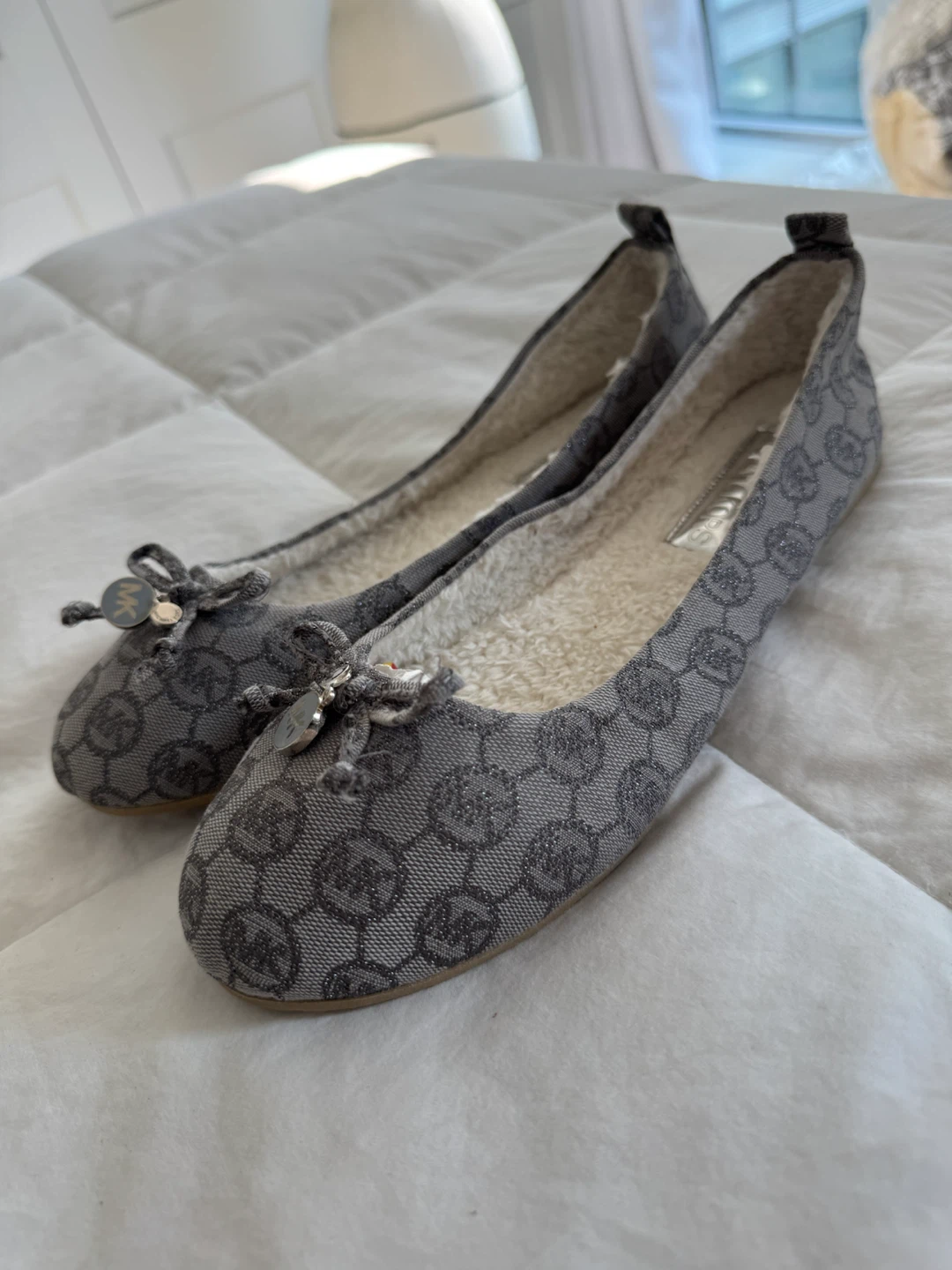 Brand New Ladies Size 10 Michael Kors Slippers