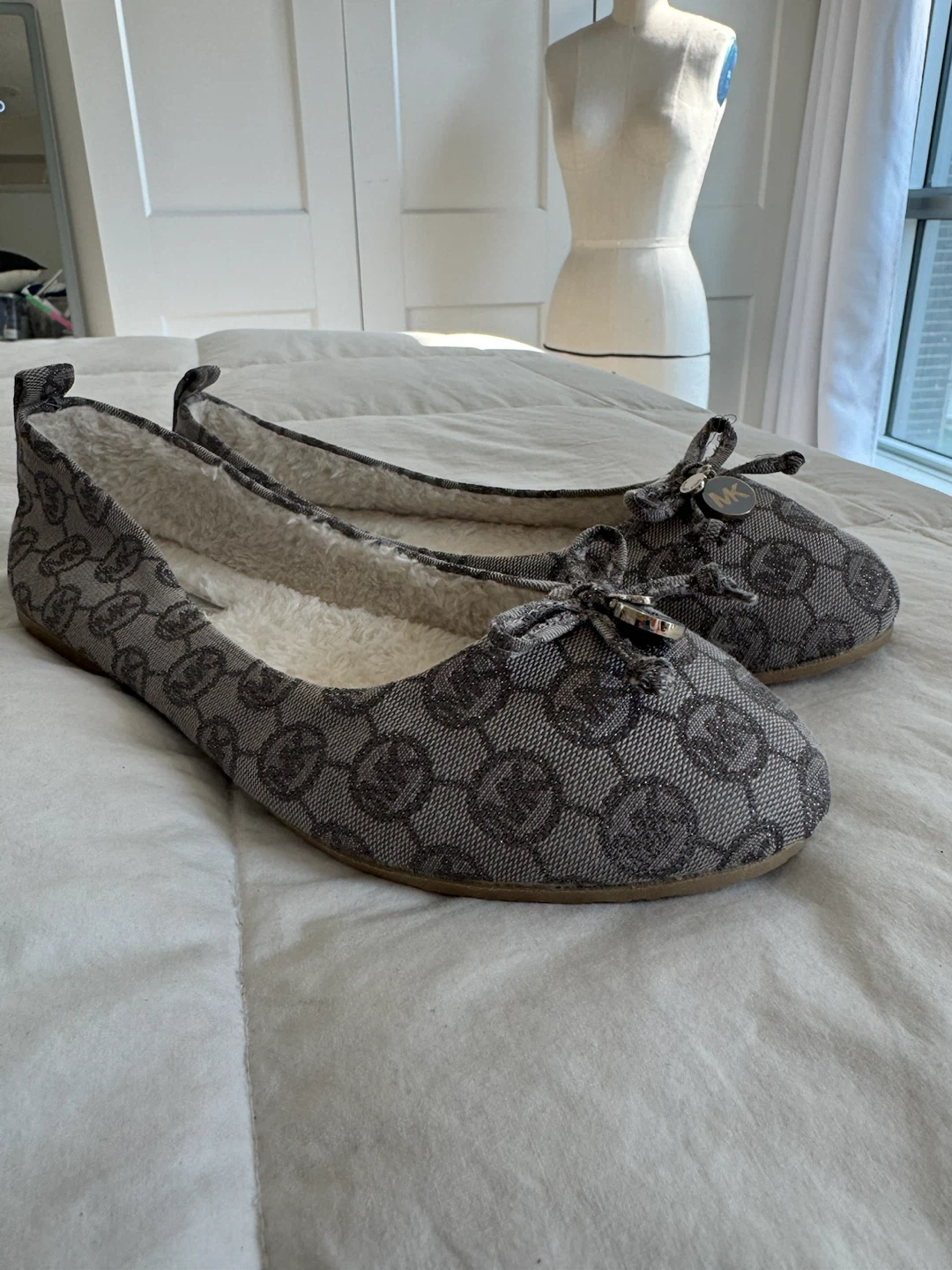 Brand New Ladies Size 10 Michael Kors Slippers - photo 2