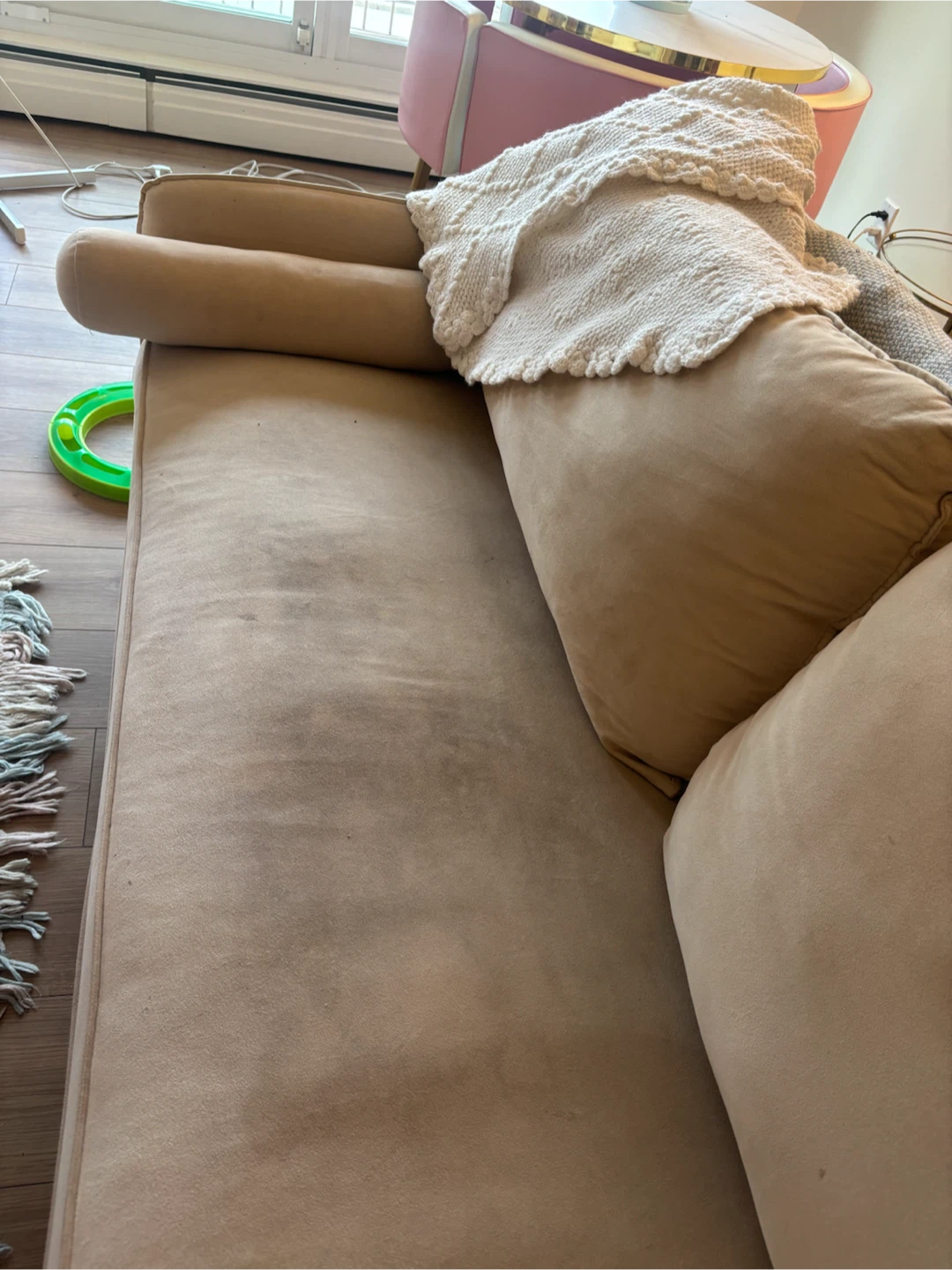 Cream velvet couch - photo 3
