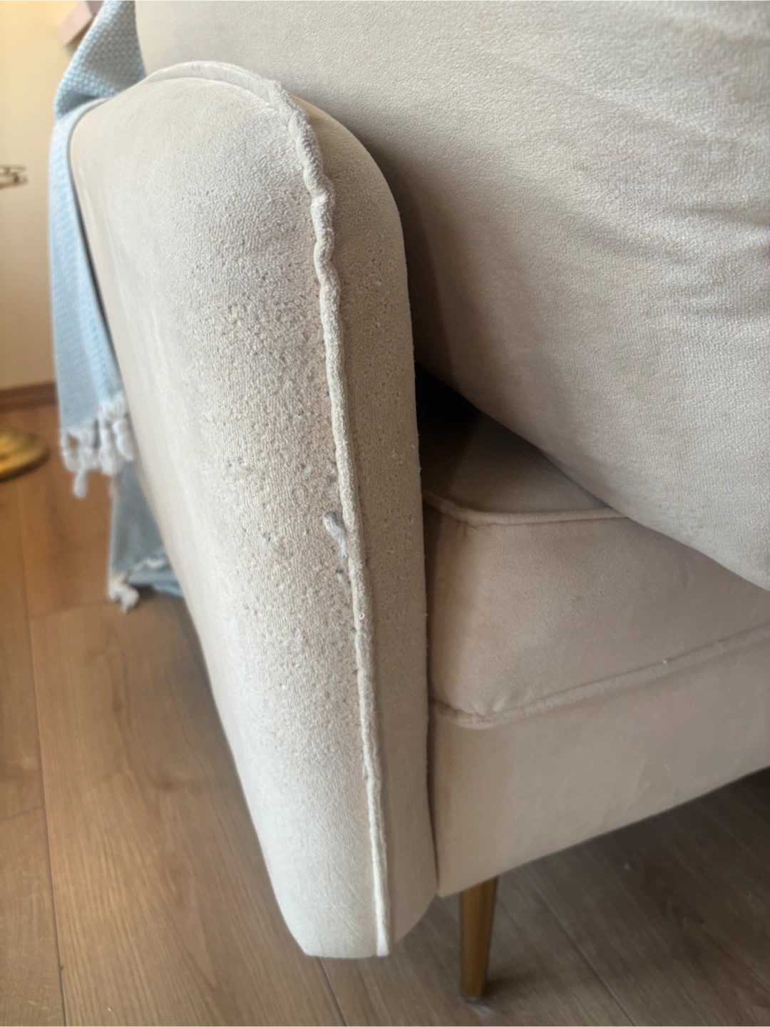 Cream velvet couch - photo 4
