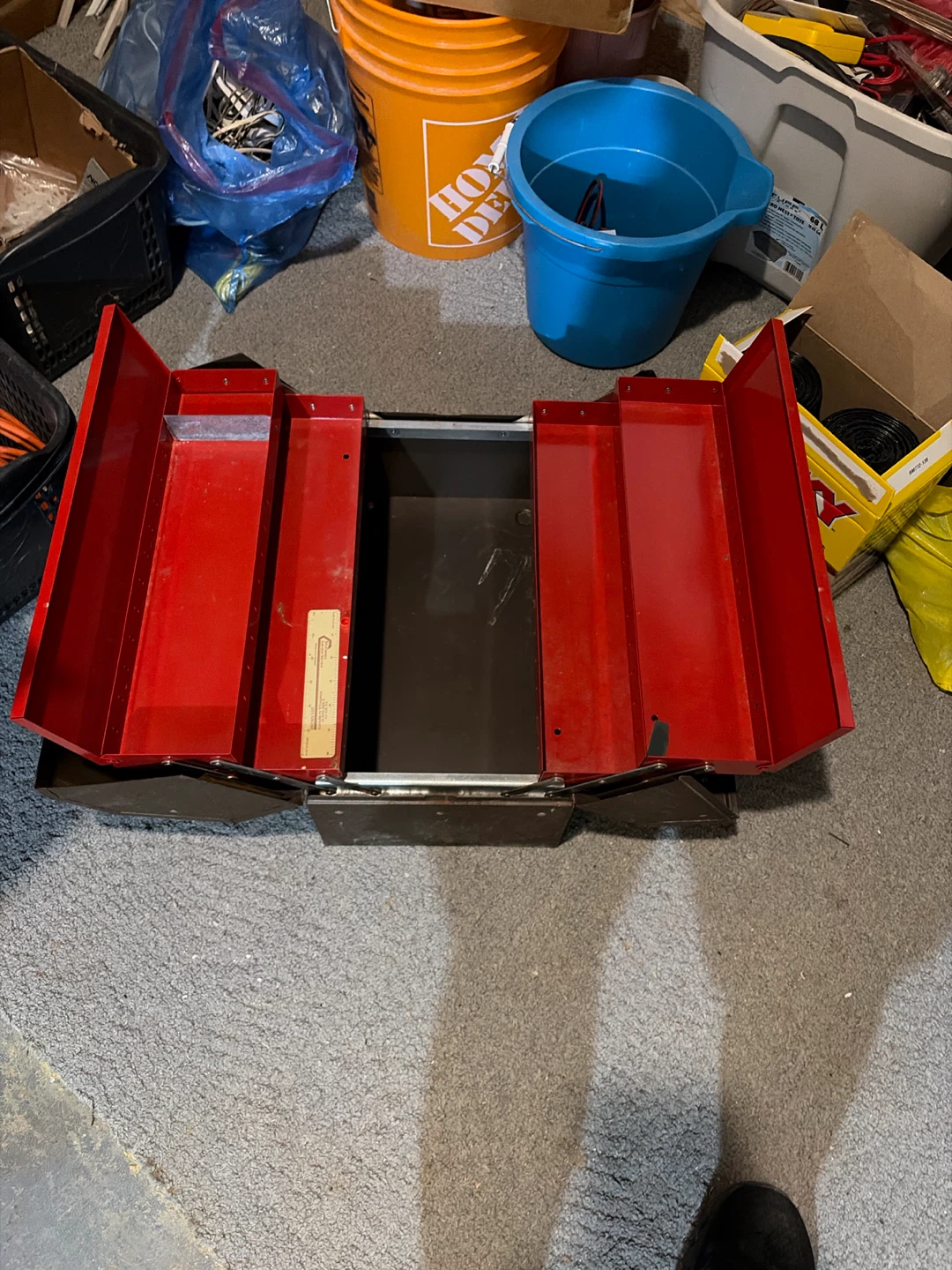 Vintage Metal Toolbox - photo 2