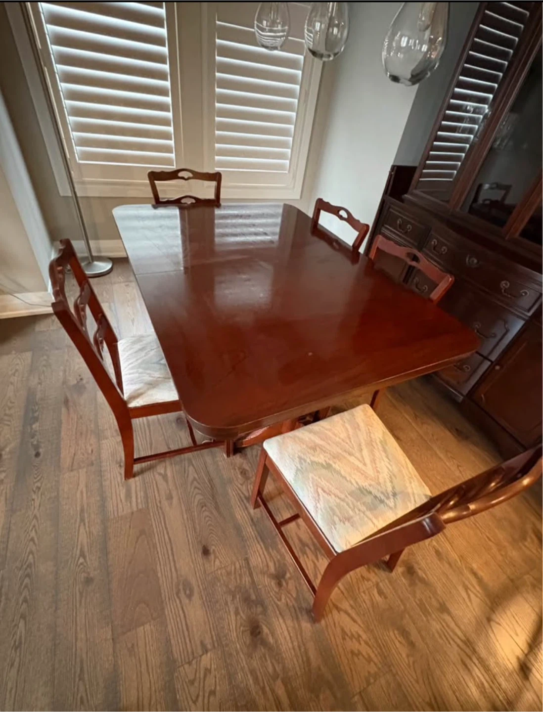 Knechtel Quality Furniture Dining Chair