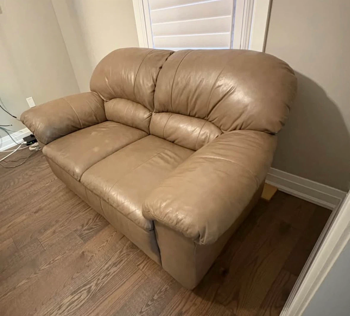 Genuine Leather Sofa and love seat - photo 2