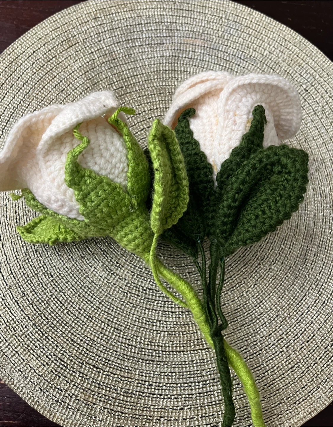 2 Cream Crochet Roses with Green Leaves - photo 3