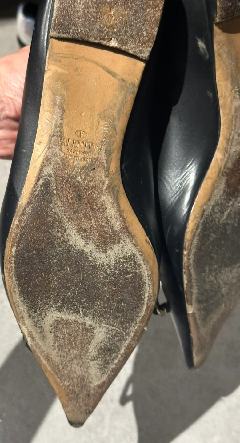 Valentino Garavani Black Leather Rockstud Flats size 7 - photo 2