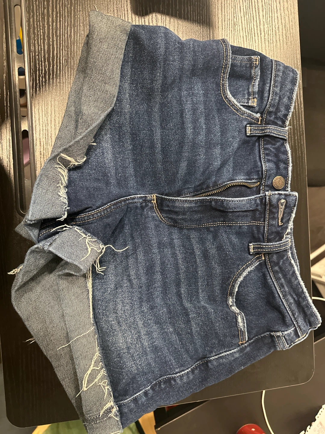 Hollister Curvy Ultra High-rise Mom Denim Shorts 3”
