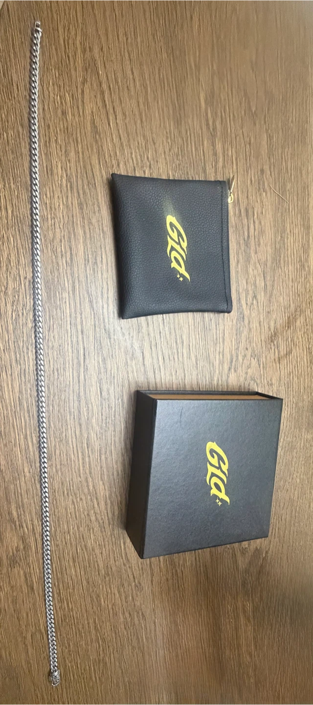GLD Chain and Pouch Set