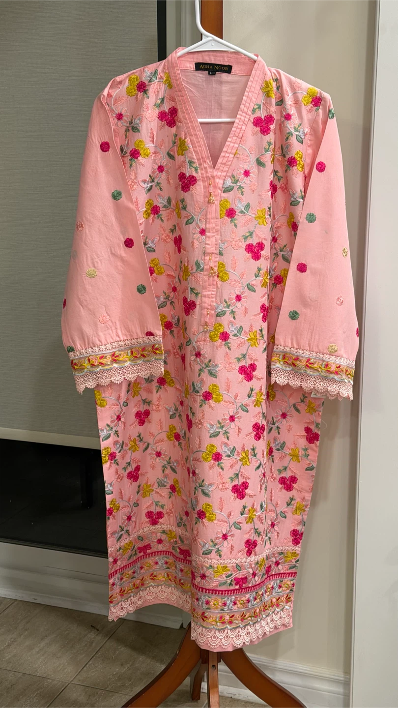 Agha  Noor Pink Embroidered three piece Set - photo 2