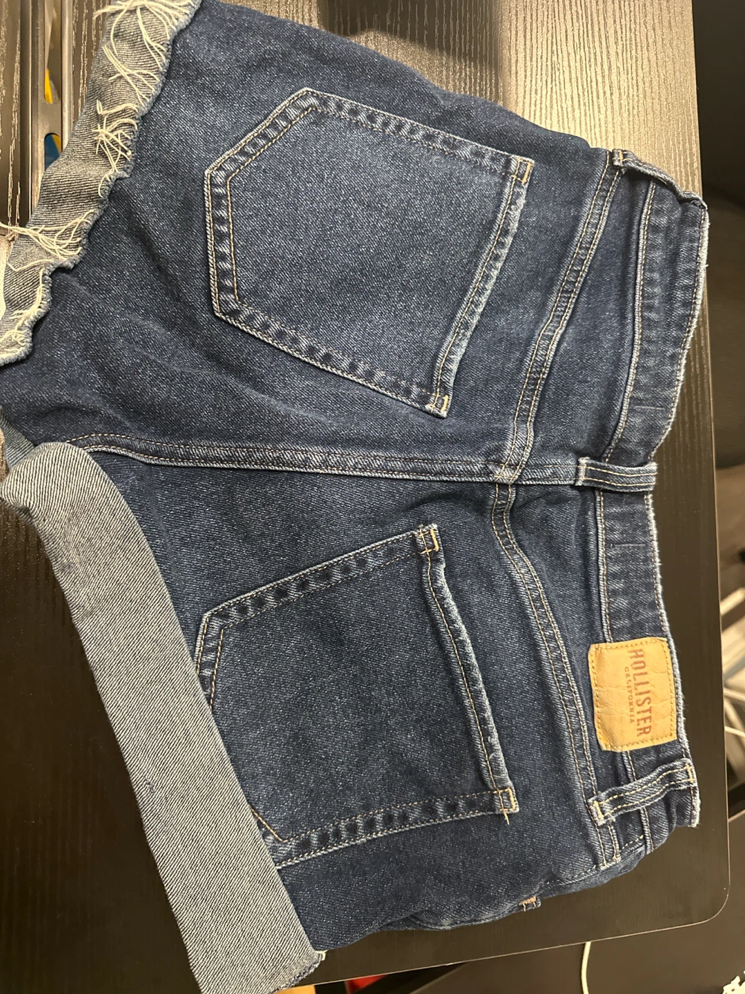 Hollister Curvy Ultra High-rise Mom Denim Shorts 3” - photo 2