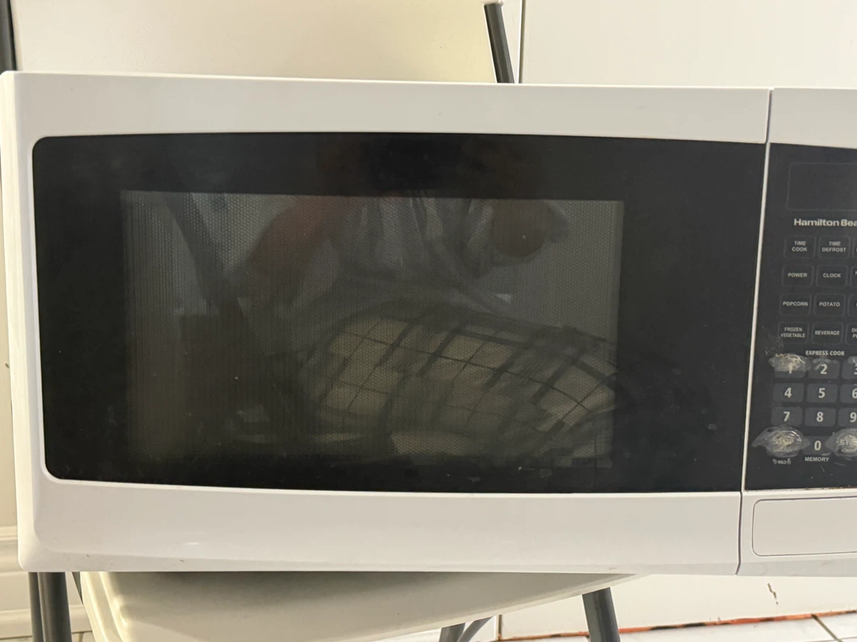 Hamilton Beach Microwave - photo 2