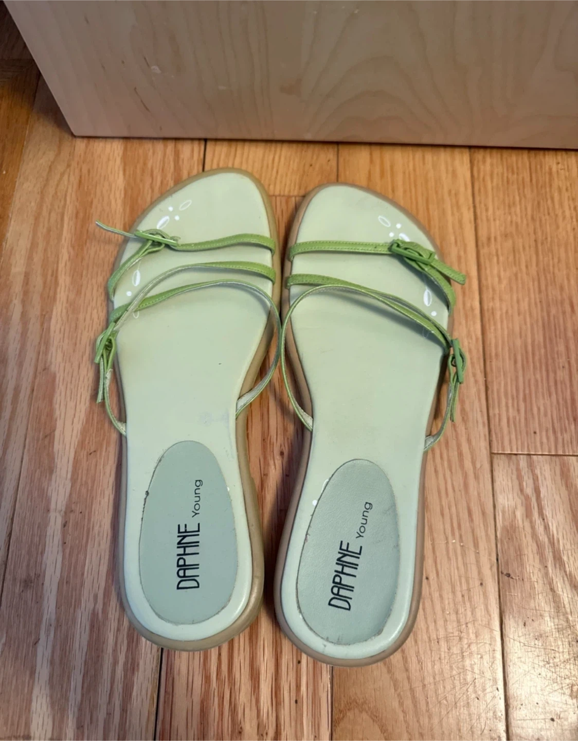 Daphne Young Women's Sandals Size 7