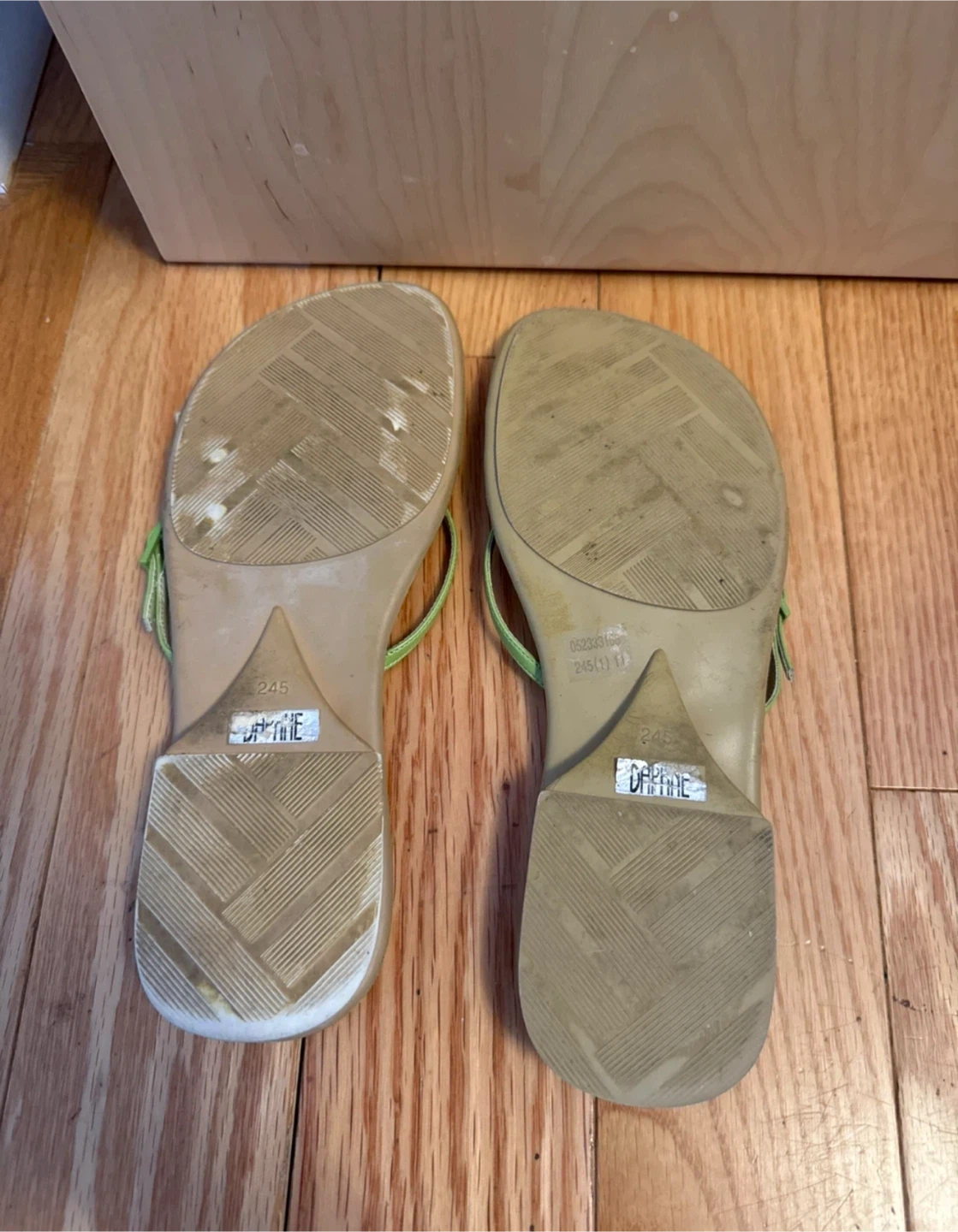 Daphne Young Women's Sandals Size 7 - photo 3
