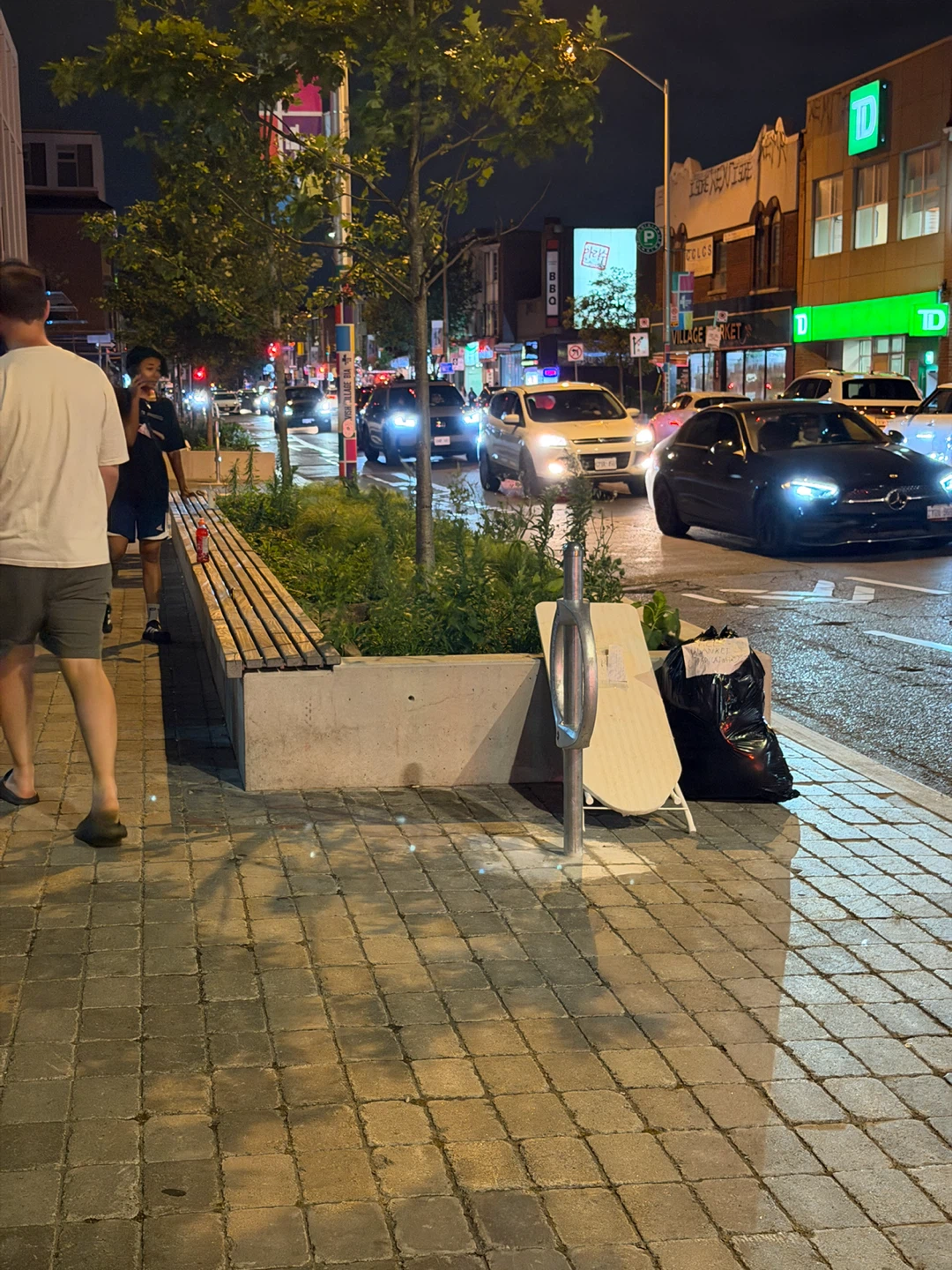 Free items near Bathurst and Bloor