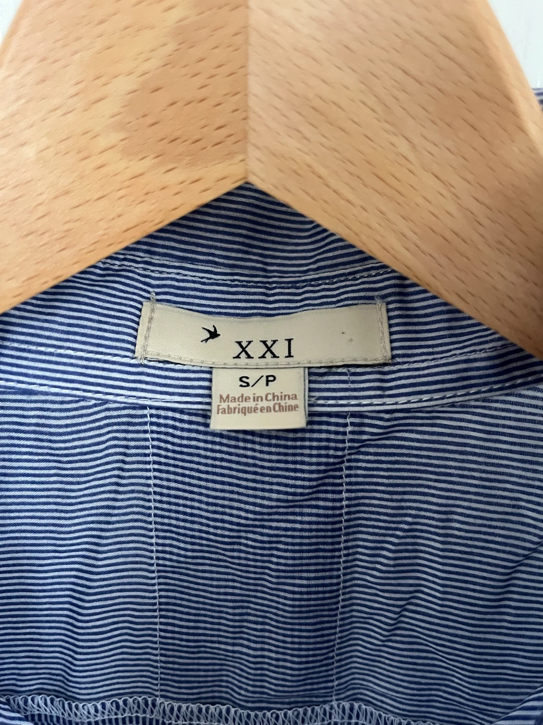 Vintage Forever 21 Blue and White Striped Button-Up Shirt - photo 4