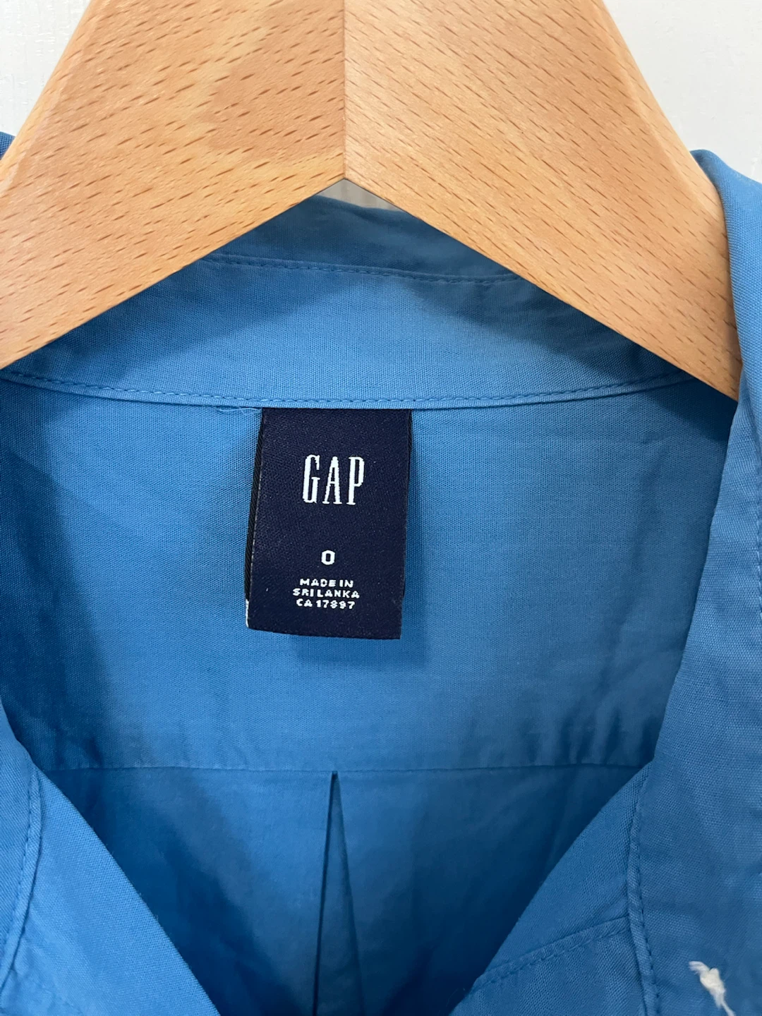 Gap Blue Button-Up Shirt Size 0 - photo 3
