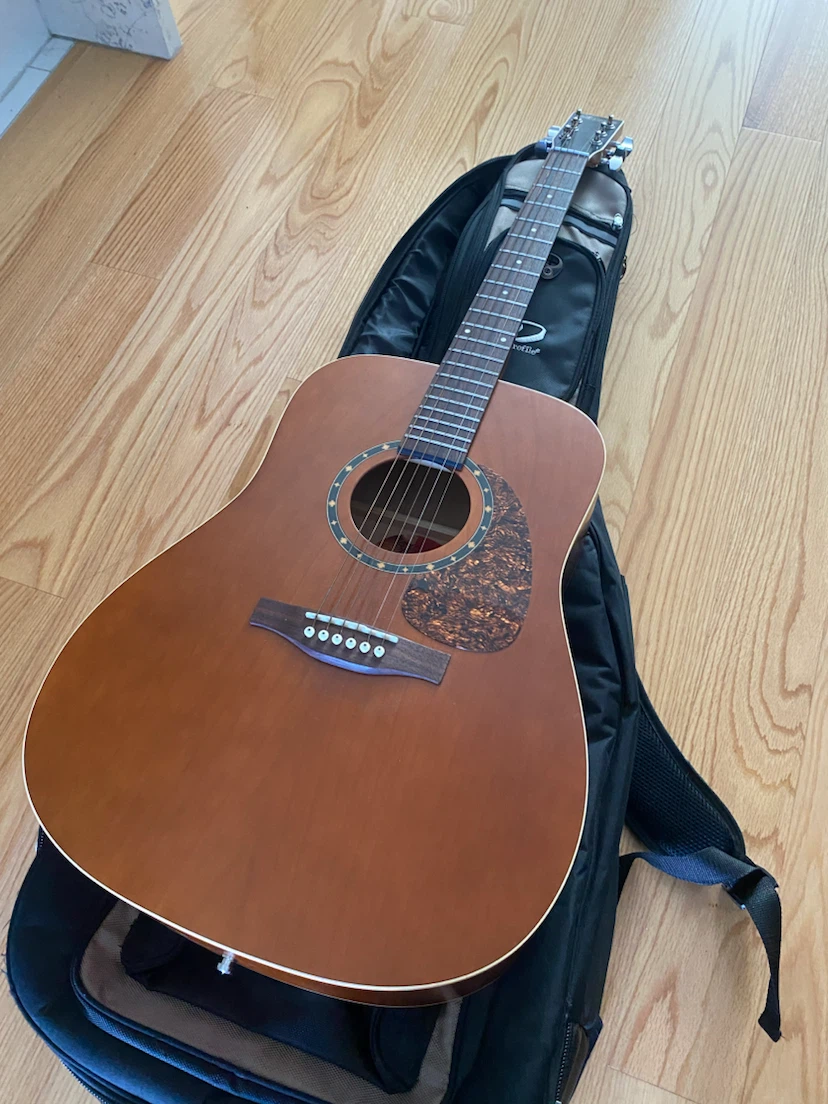 Excellent acoustic guitar