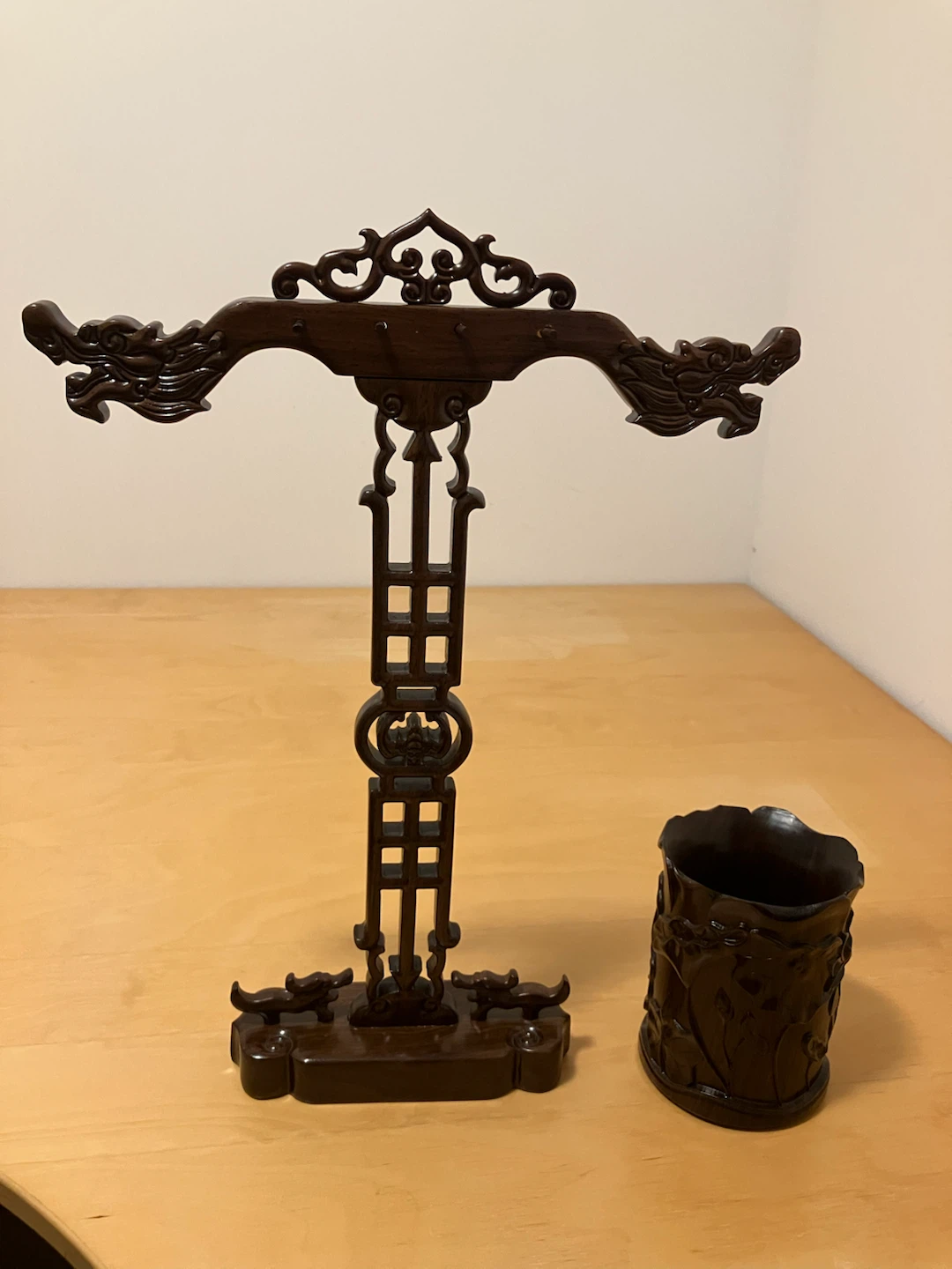 Vintage Dragon Design Desk Stand and Holder