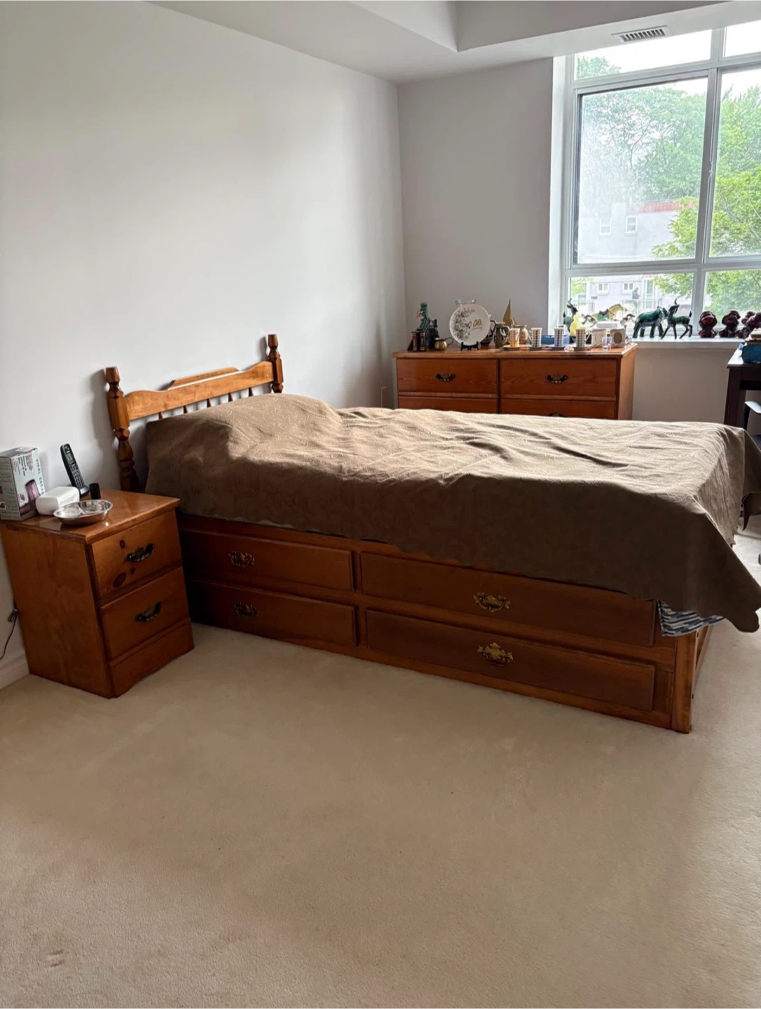 Solid Wood Twin XL 5- Piece Bedroom Set