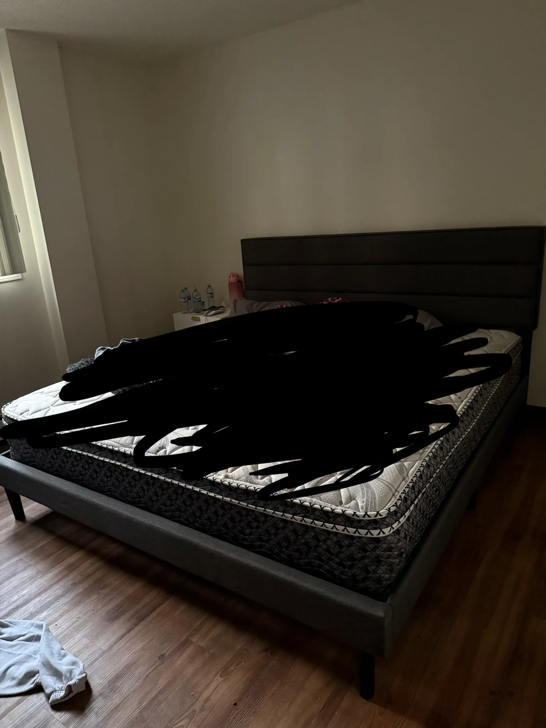 King bedframe