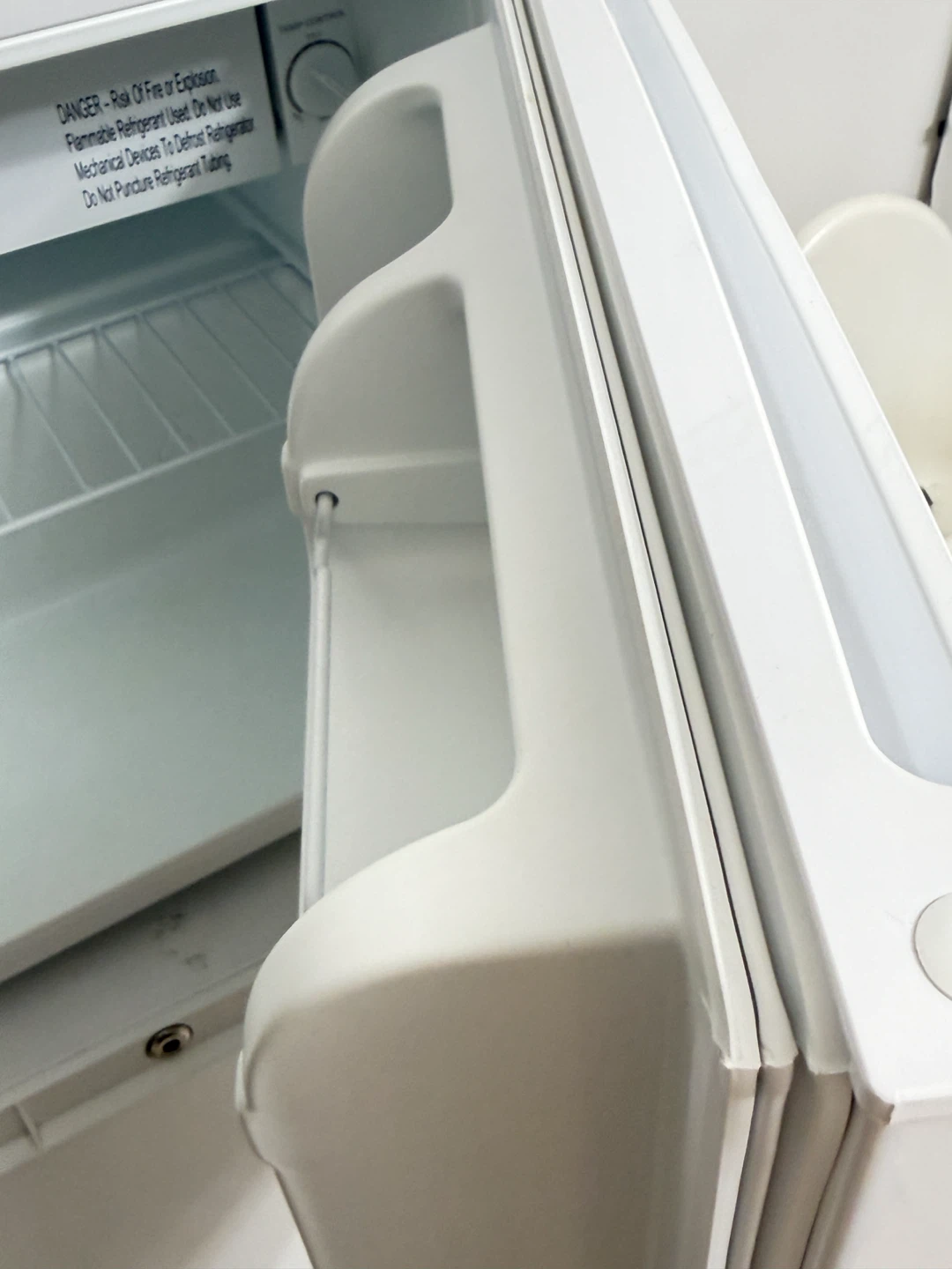 Like-New Galanz Mini Fridge(1.7 cu. ft.) Excellent Condition! - photo 2