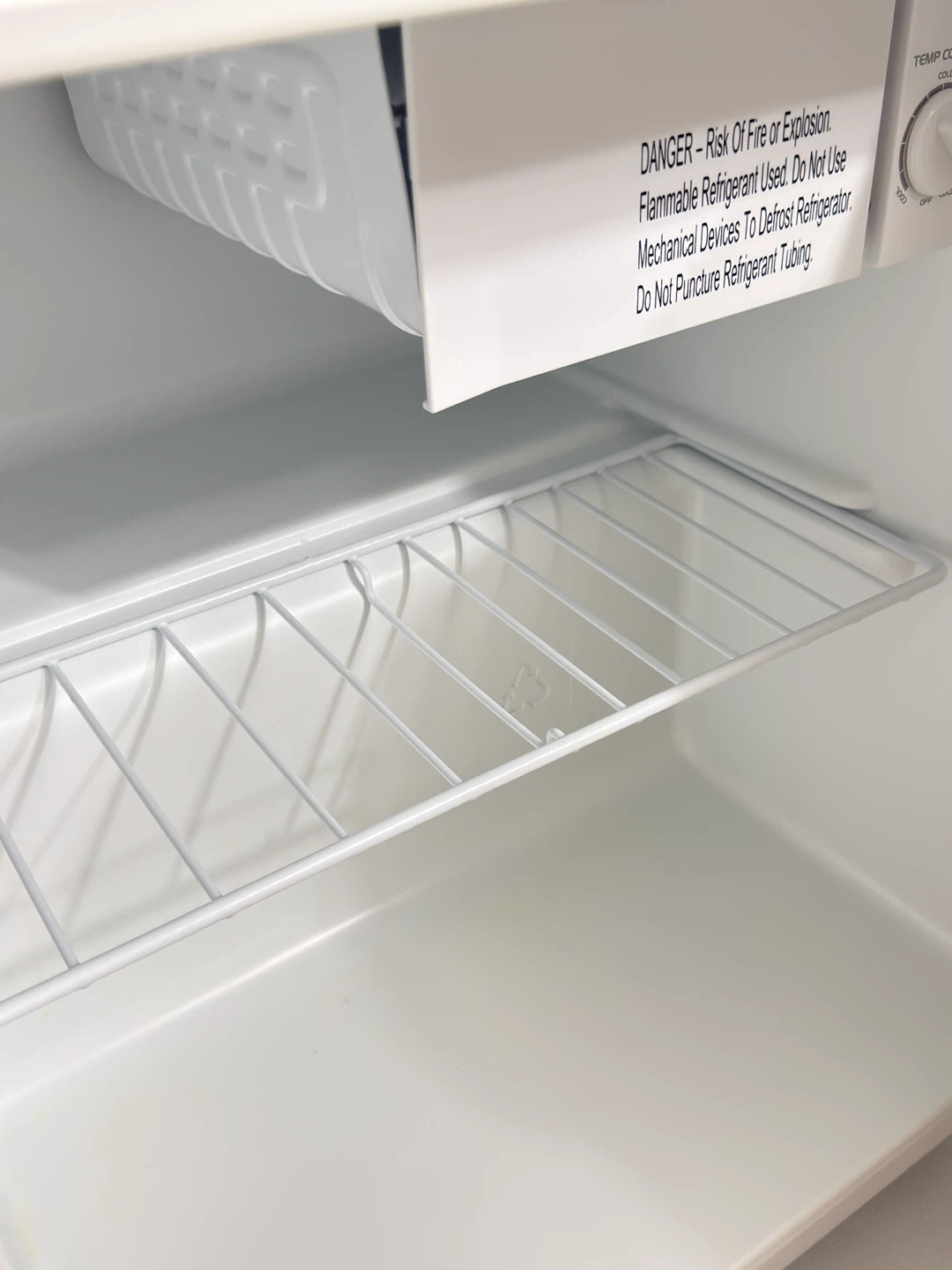 Like-New Galanz Mini Fridge(1.7 cu. ft.) Excellent Condition! - photo 5