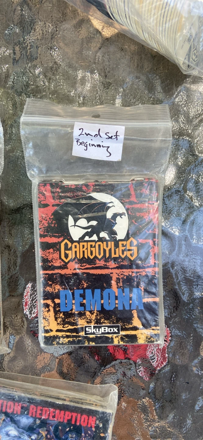 SkyBox Gargoyles Trading Cards & Pog Collection - photo 5