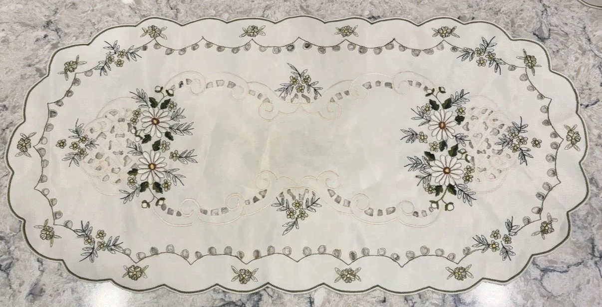 Vintage Hand Embroidered Table Runner/Doily Set (3) - photo 2