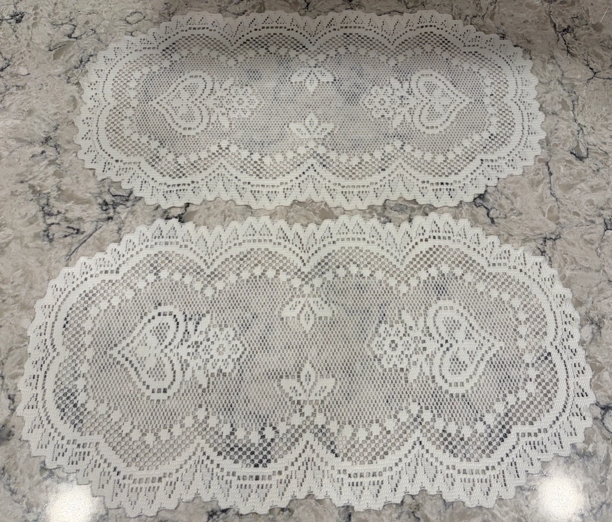 Vintage 5-Piece White Filet Lace Dresser Scarf & Doily Set - photo 3