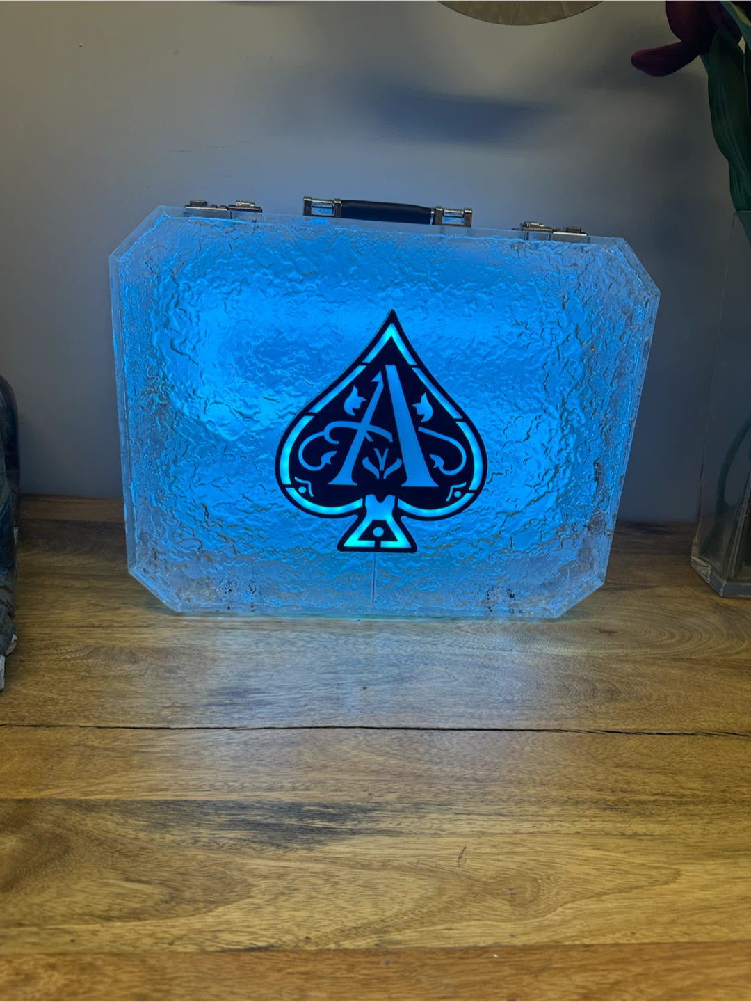 LED Ace of Spades Champagne Presenter Case - photo 2
