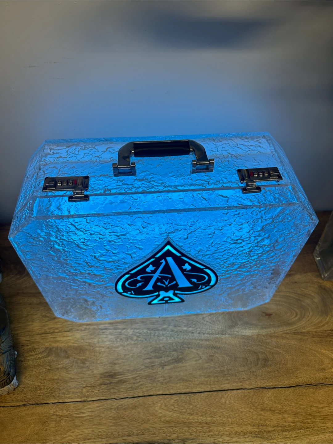 LED Ace of Spades Champagne Presenter Case - photo 3