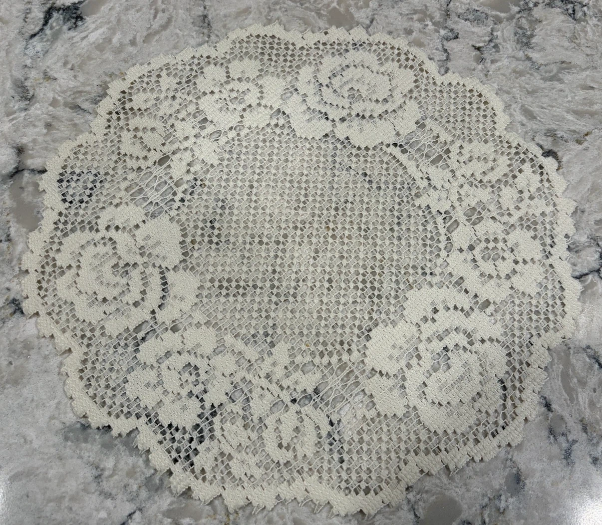 Vintage Handmade Cream Filet Lace Doily Set – Large Oval & Round - photo 3