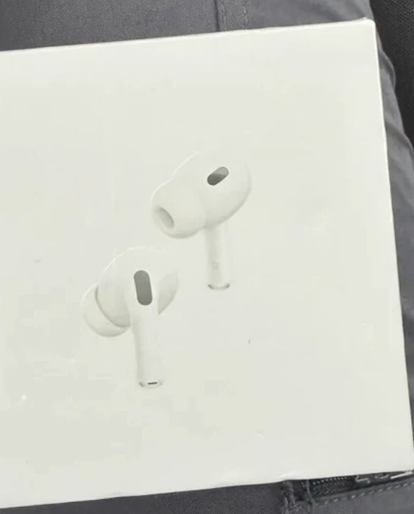 Apple AirPods Pro (2nd generation) with MagSafe Charging Case - photo 2
