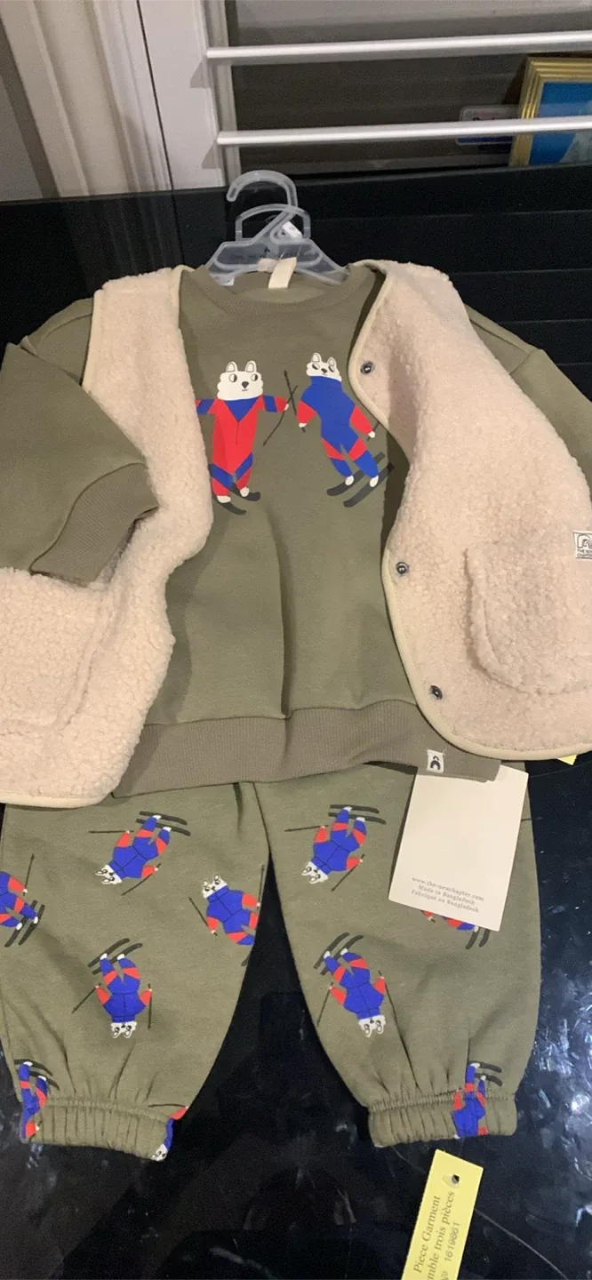 The New Chapter Kids Skiing Bear Sweatshirt and Pants Set - 2Y