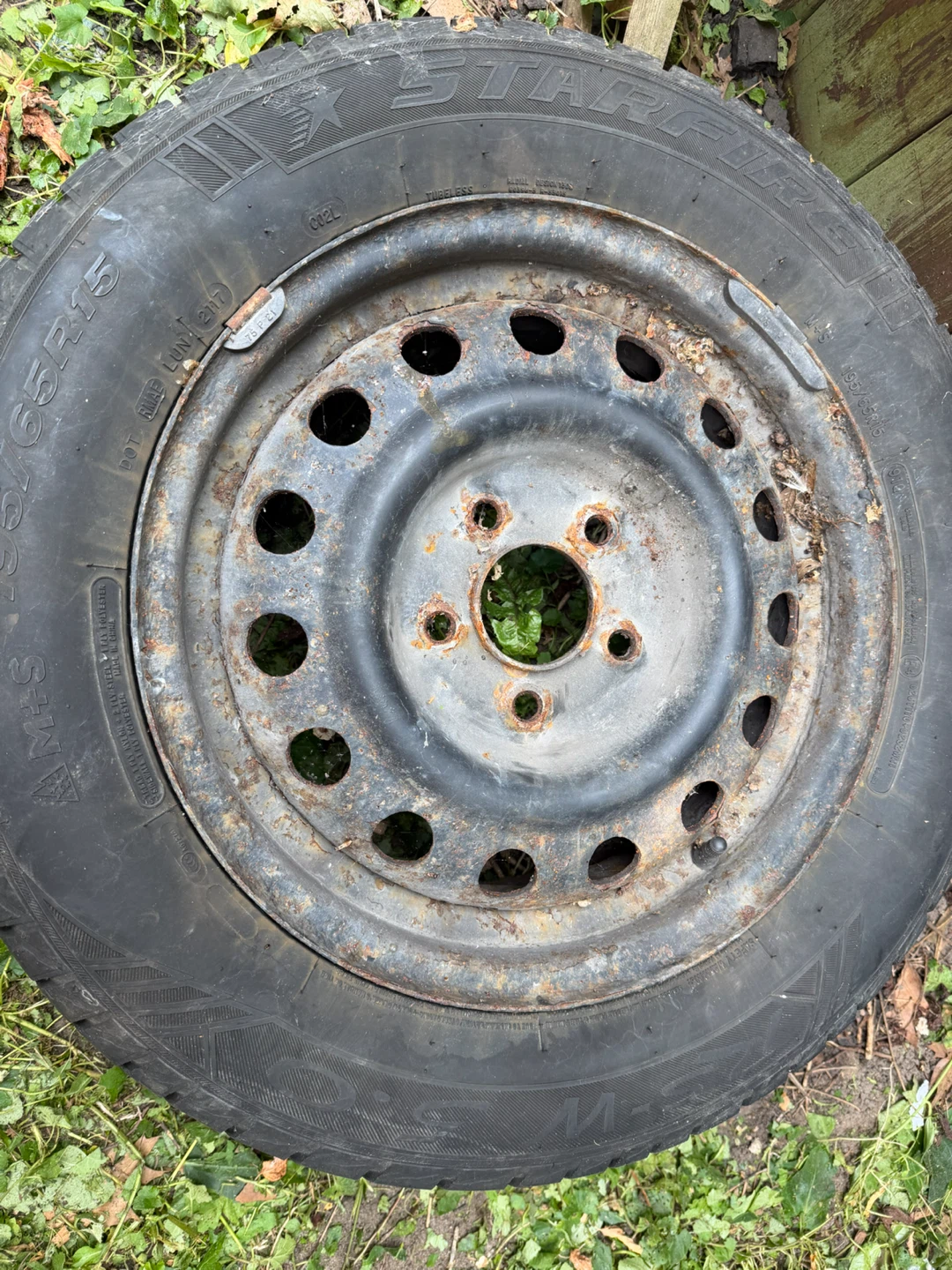 Set of 2 Winter Tires & 2 all season - photo 3